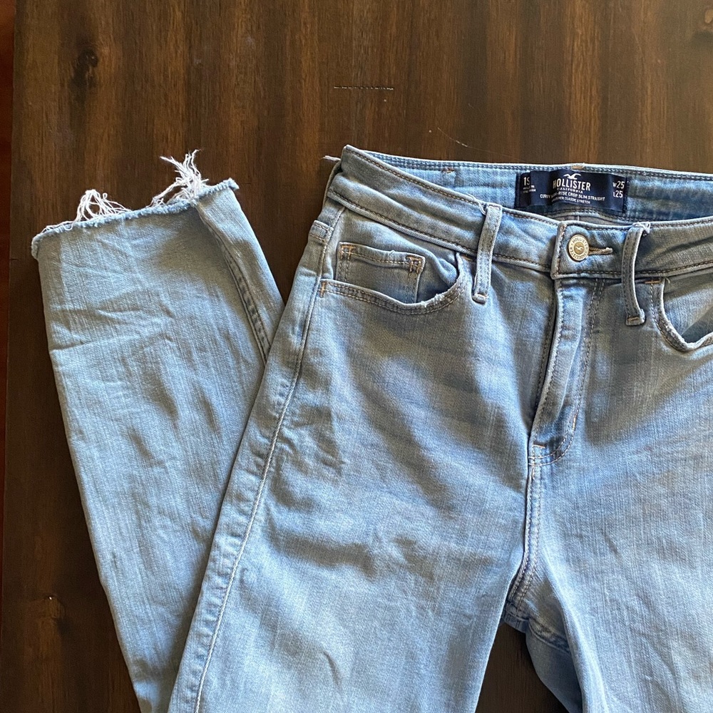 Hollister curvy high rise crop slim straight jeans - Picture 2 of 7